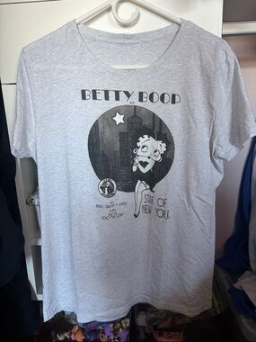 Betty Boop Light Gray Graphic Tee with Black Print